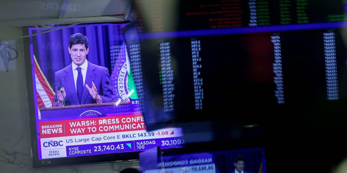 Wall Street Abandons Rate Hike Calls as Data Softens