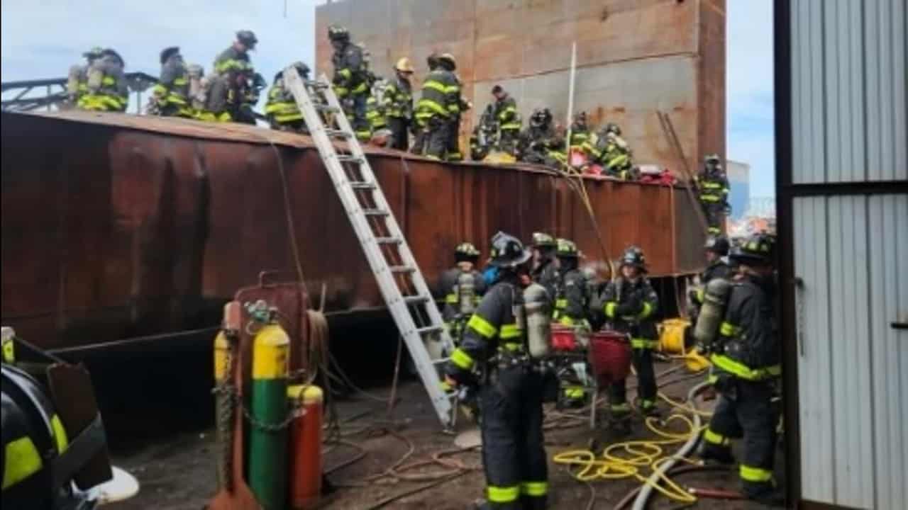 Shipyard explosion in southeastern China kills fire and rescue worker