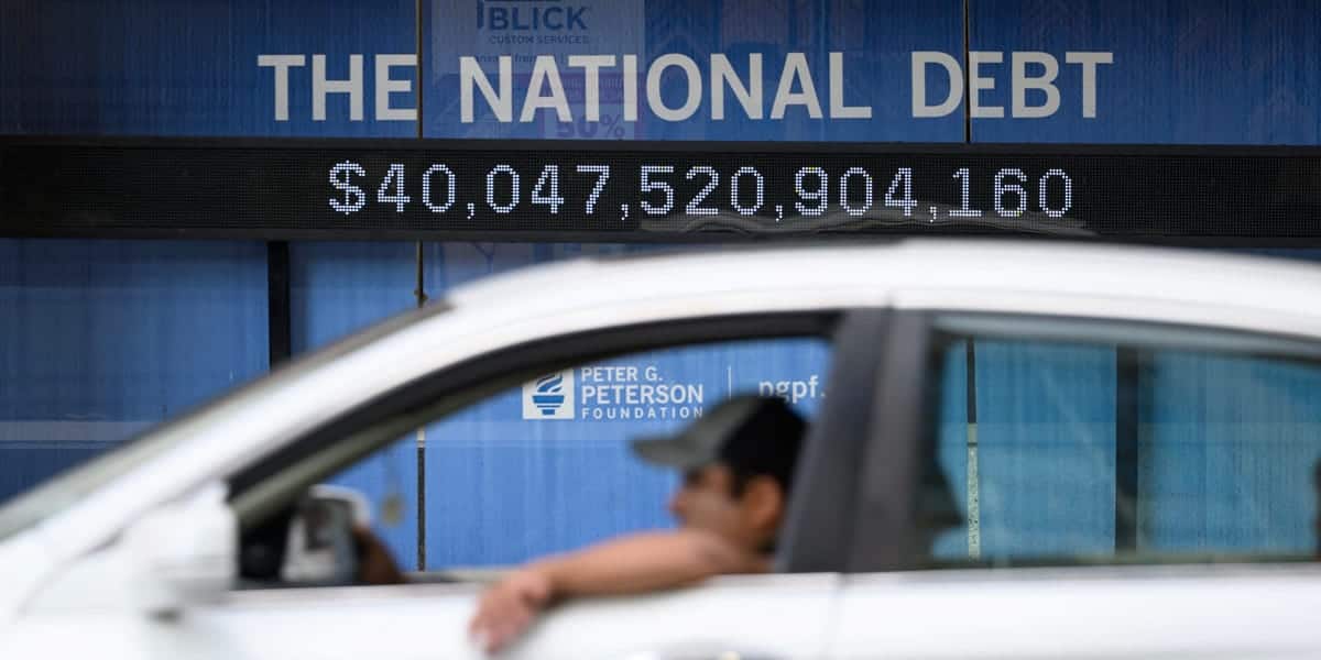 US National Debt Surpasses $40 Trillion, Potentially Raising Consumer Borrowing Costs