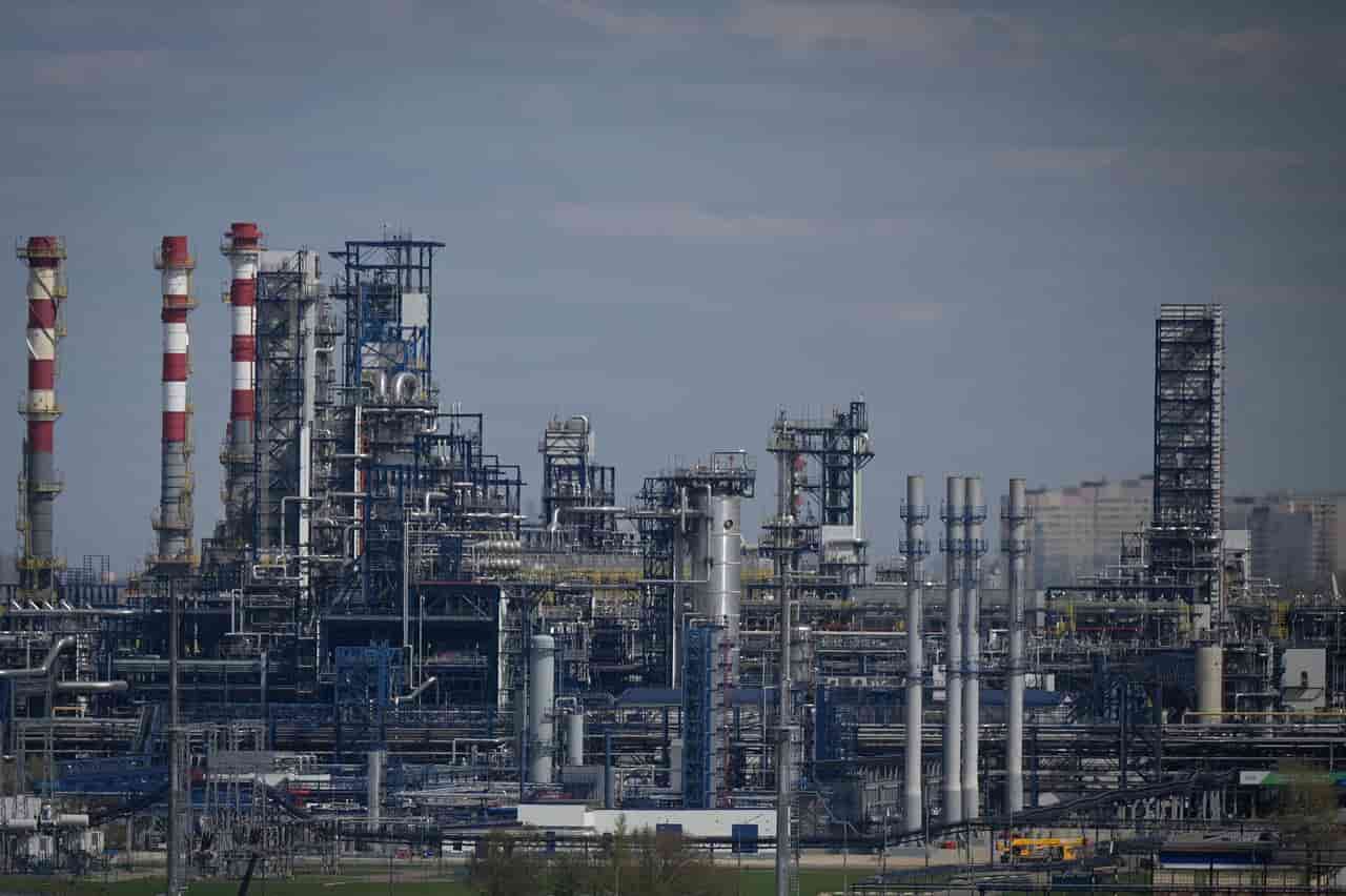 EU proposes new sanctions on Russian energy sector
