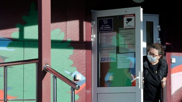 Russia completes plague lab contact checks after worker's death