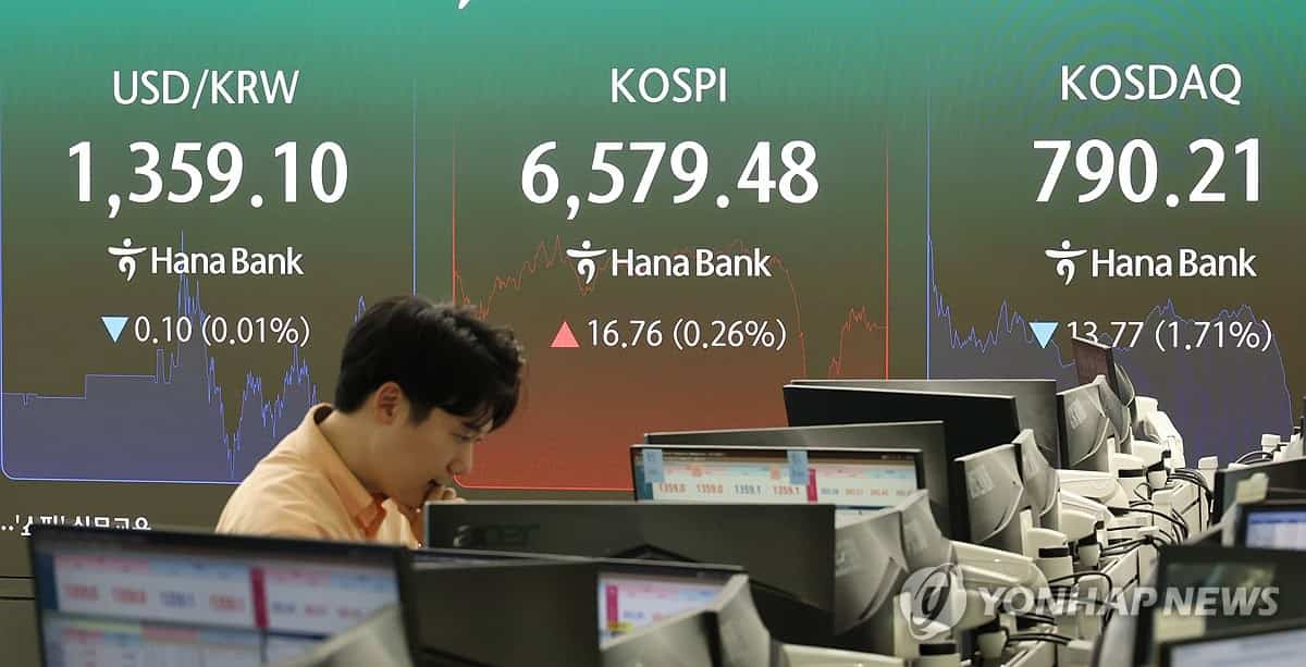 Seoul stocks open higher on eased U.S. rate-hike concerns