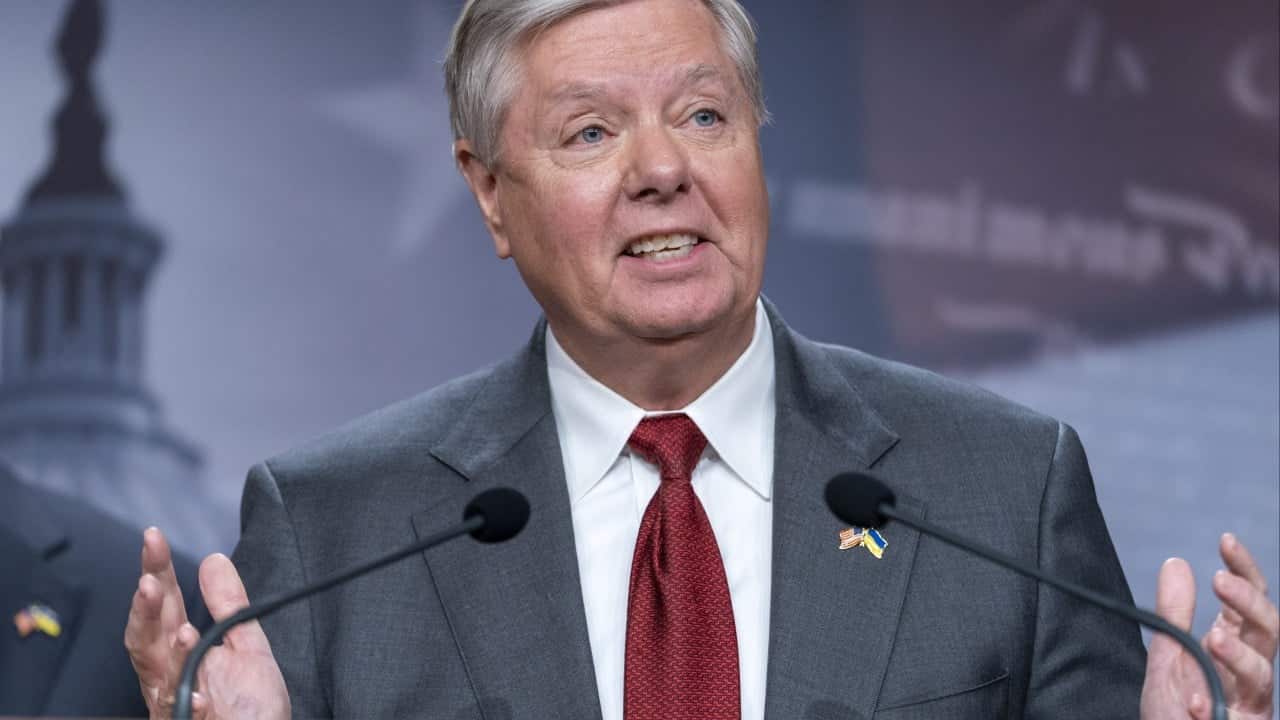 US lawmakers pass bill giving Trump more power to sanction Russia