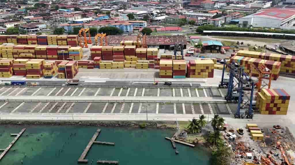 Panama auditor targets ex-port regulators and Hong Kong firm’s executives in canal probe