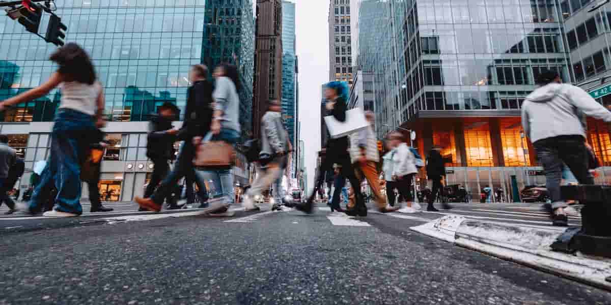 Gen Z, Millennials Turn to Side Hustles as Main Jobs Fall Short