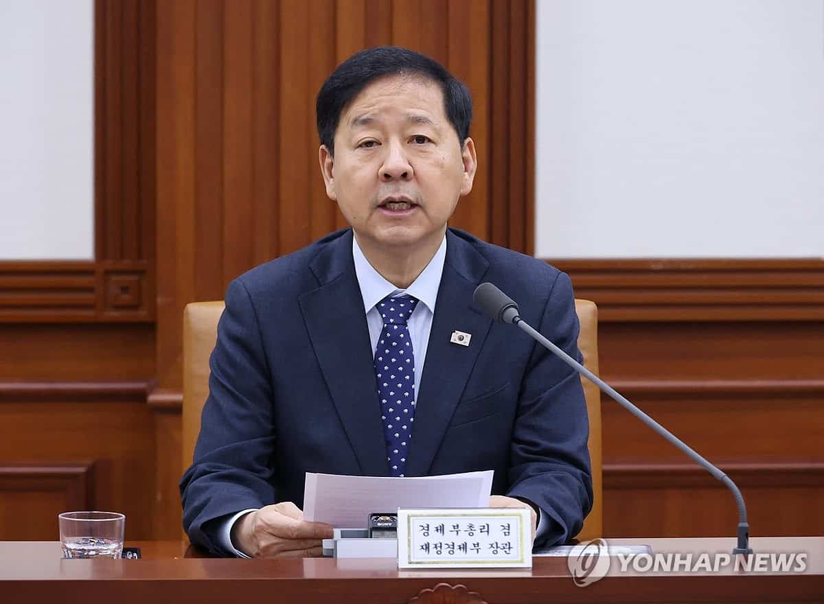 South Korea showing clearer signs of economic recovery: finance minister