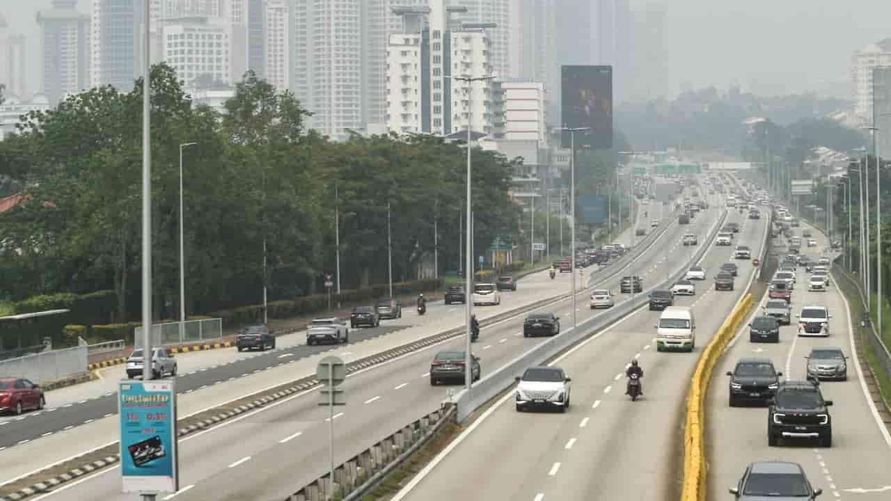 Malaysia's TuJu app faces user surge and criticism after Waze ban