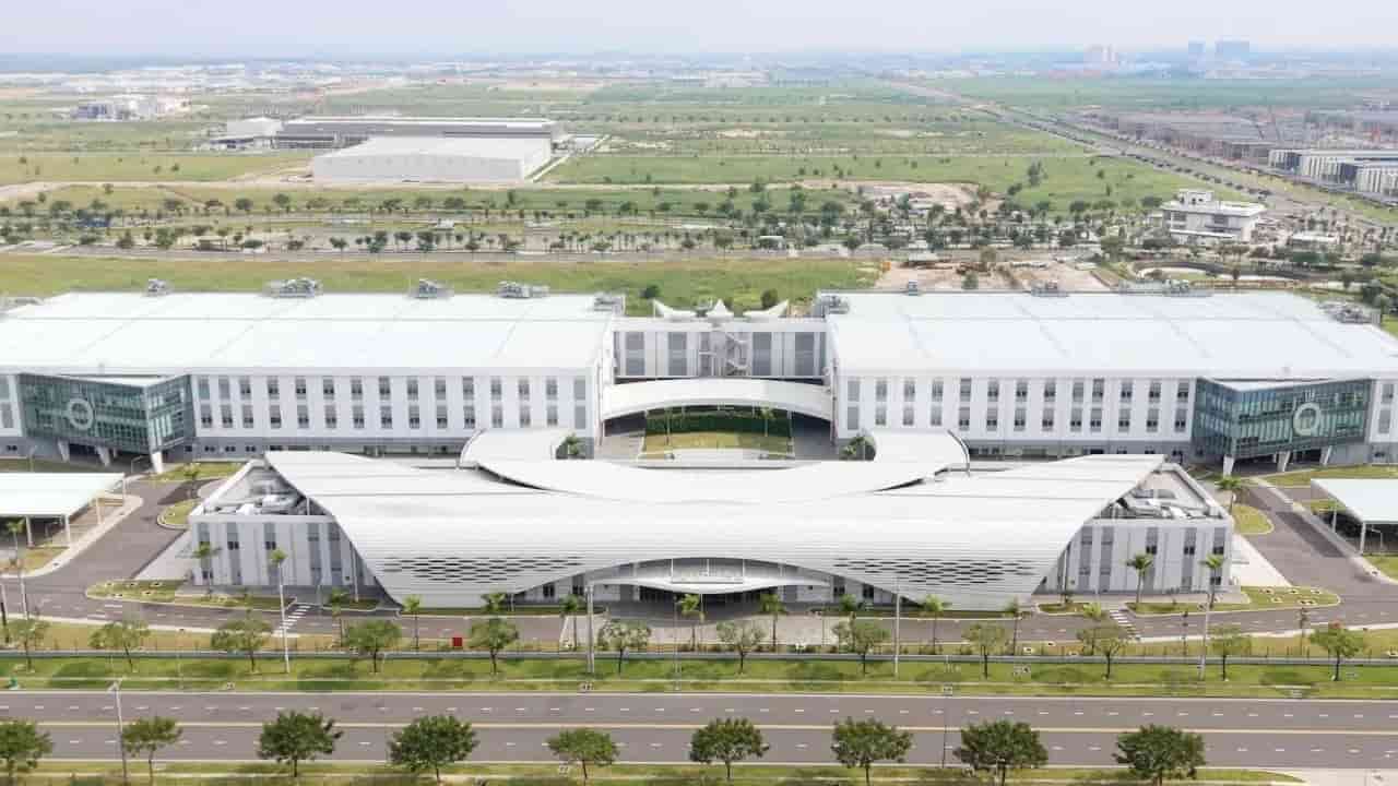 Pandora opens world's largest jewelry factory in Vietnam