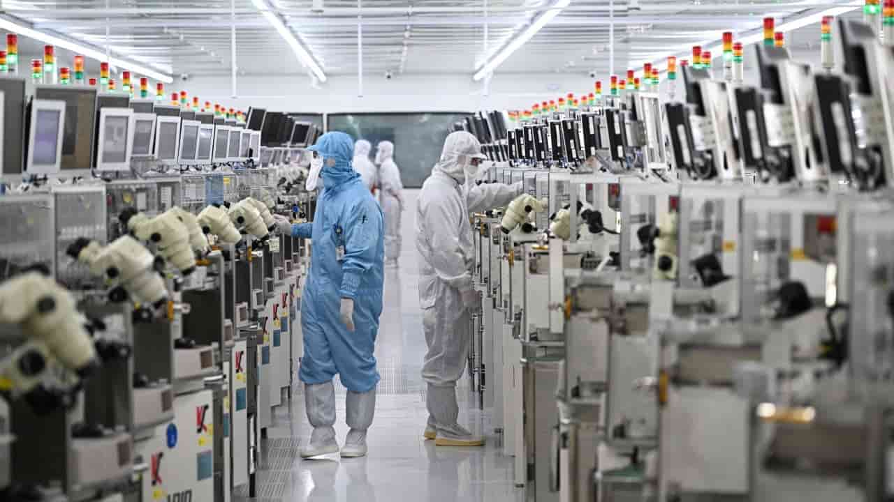 Sumitomo Bakelite expands China chip packaging materials output amid AI boom