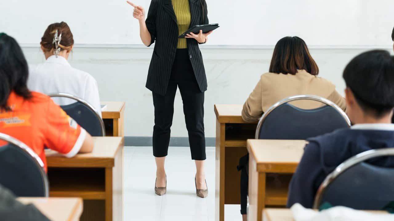 Chinese school's wealth disclosure demand sparks backlash
