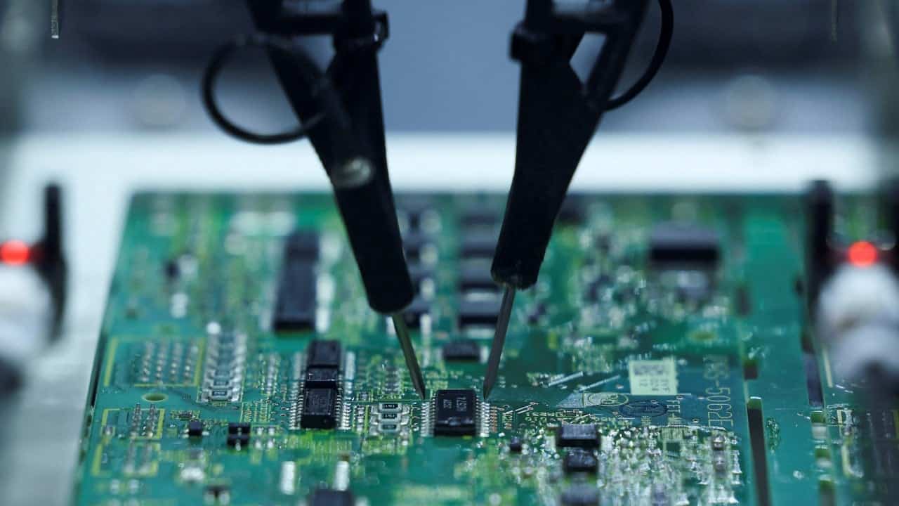 Thailand aims for top ASEAN tech role with Siam Silica investment
