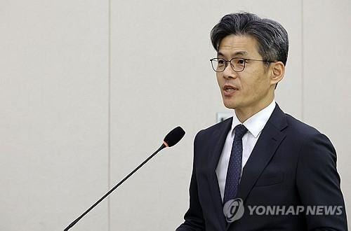 Prosecutor says withdrawal of indictments against President Lee not considered
