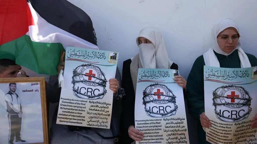 Israel restricts Red Cross access to Palestinian prisoners