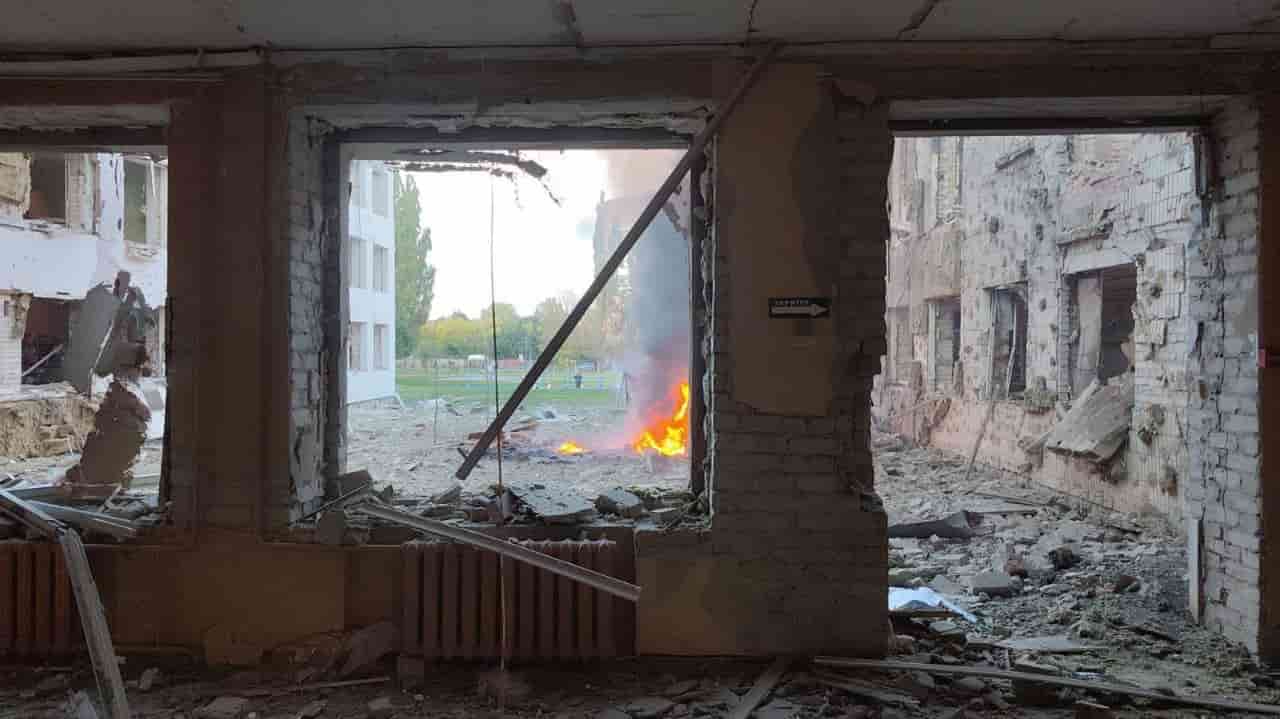 Russia strikes Sumy school with glide bombs, injuring 3 children