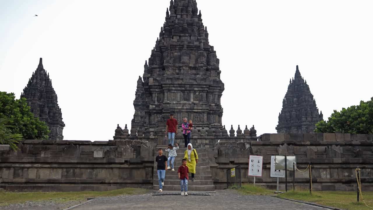 Indonesia immigration chief urges rethink on visa-free access
