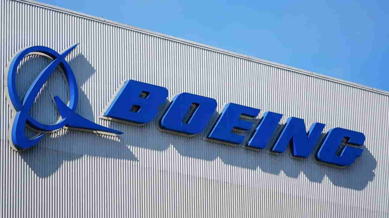 Boeing engineers union recommends accepting latest contract offer