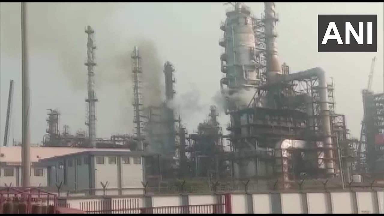 Fire at India's Haldia oil refinery injures workers