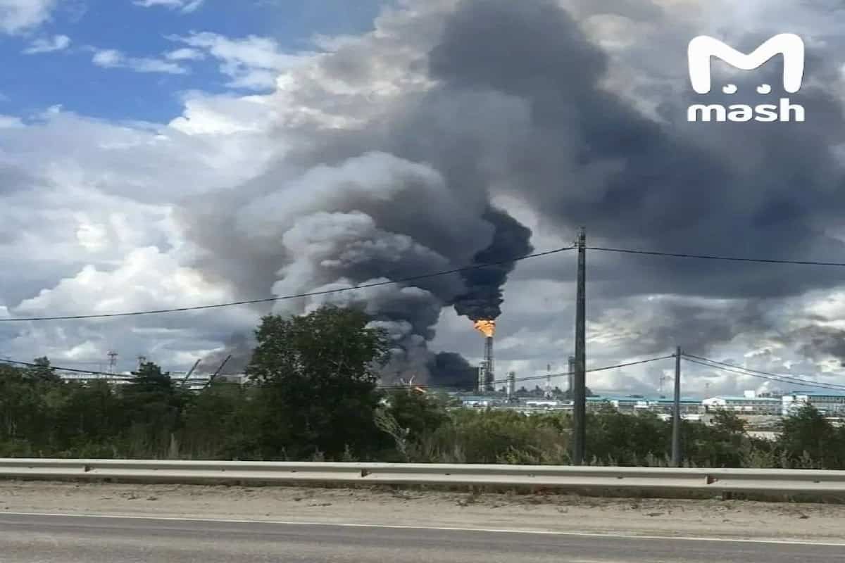 Fire at Russian gas complex injures over 120, kills one Chinese worker