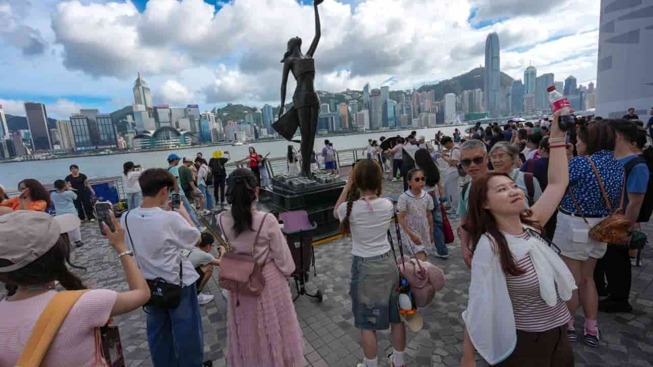 Hong Kong short-haul tourist arrivals drop 15%