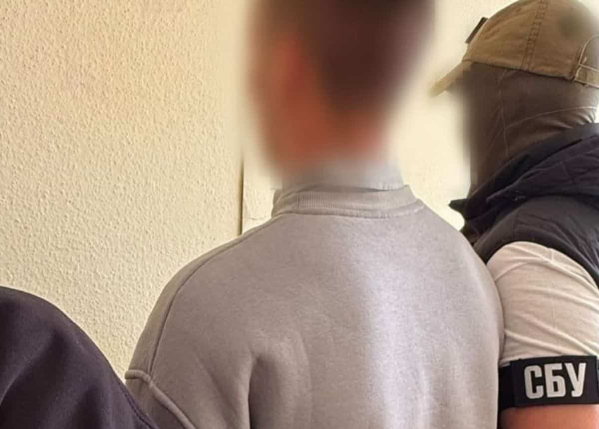 Ukraine detains teen suspected of activating Starlink terminals for Russia