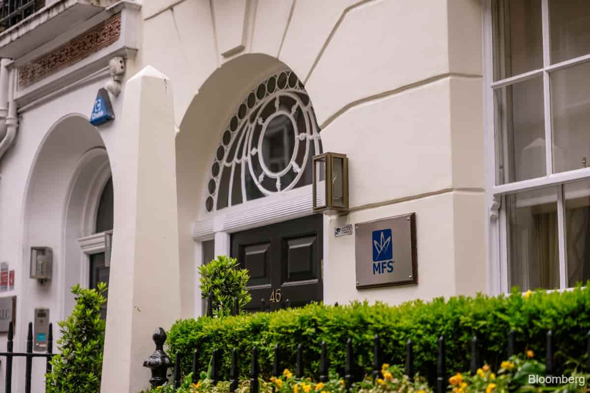 MFS founder accuses administrators of 'internecine warfare' in legal battle
