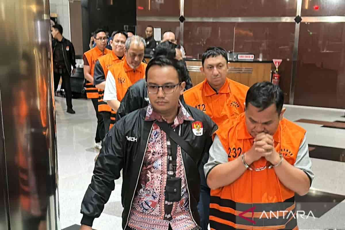 Indonesia detains eight in bribery case involving land rights