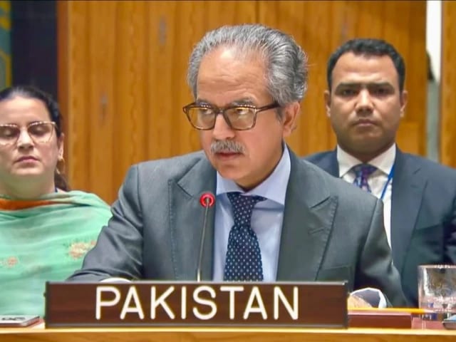 Pakistan urges Iran, US to end violence and resume talks