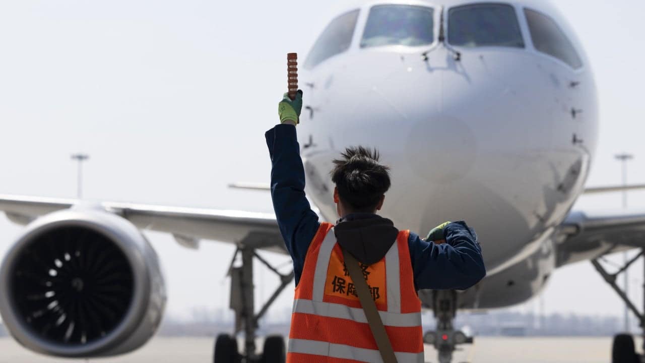Comac to capture 5% of global aircraft market by 2045, analyst says