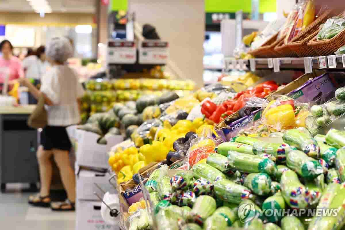 Consumer Sentiment Declines in August Amid Inflation Concerns