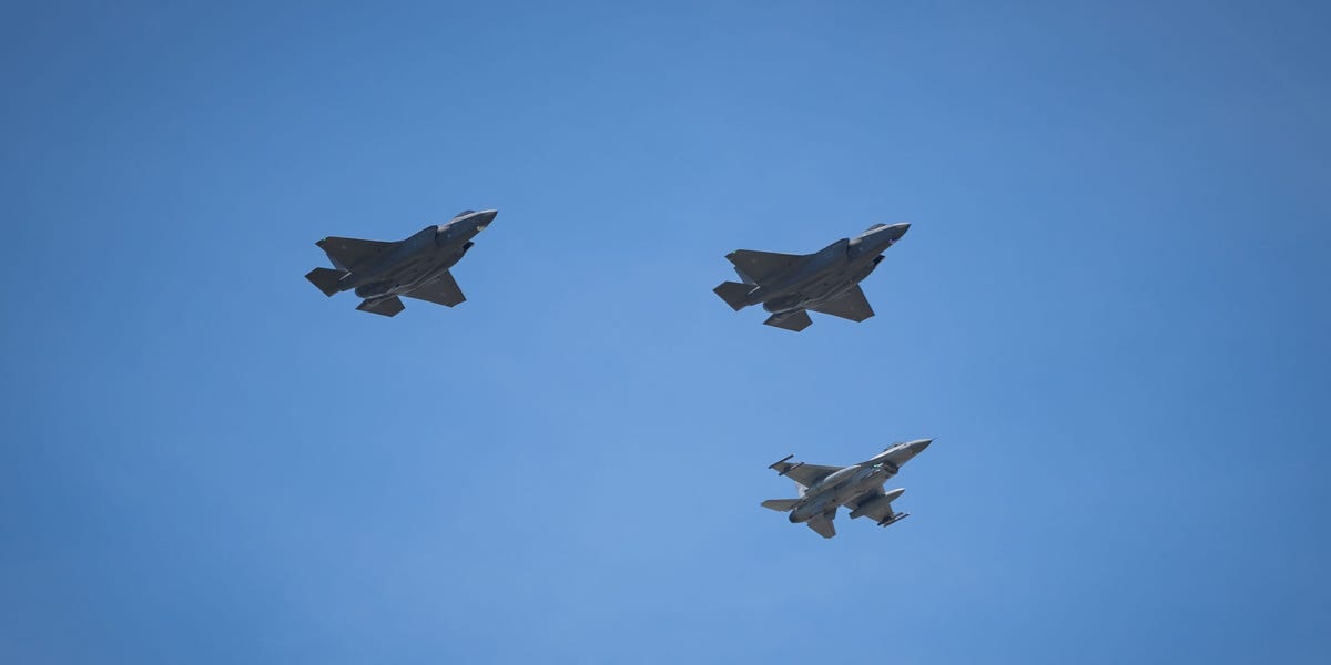 Canadian premier suggests targeting US fighter jets and coal in trade dispute