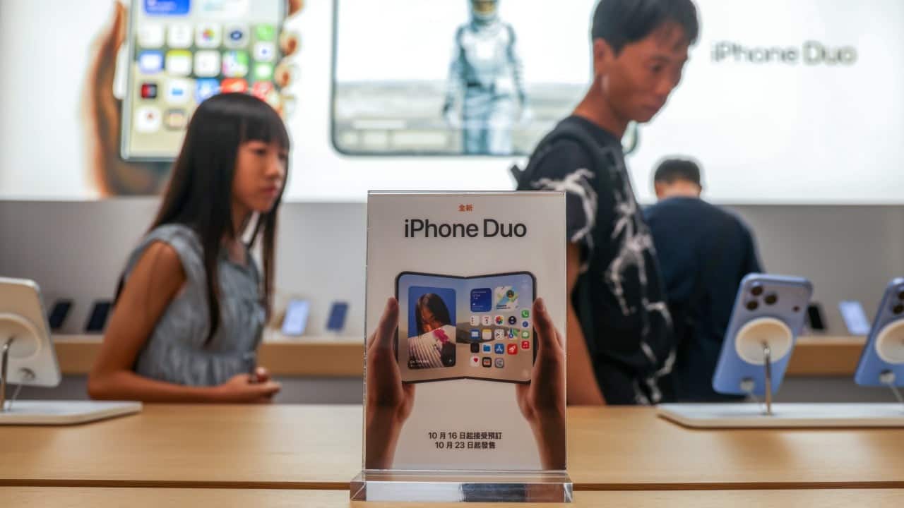 Hong Kong police receive 130 reports of credit card fraud in iPhone Duo pre-orders
