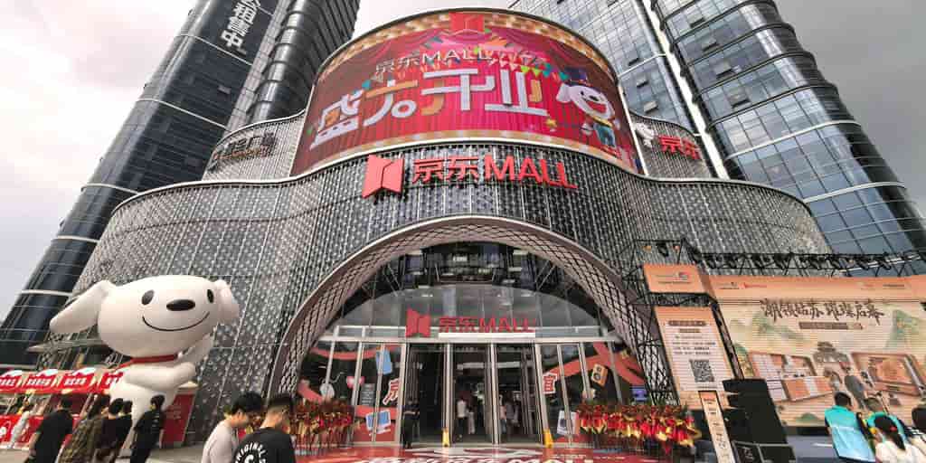 China shifts economic focus from land to consumption