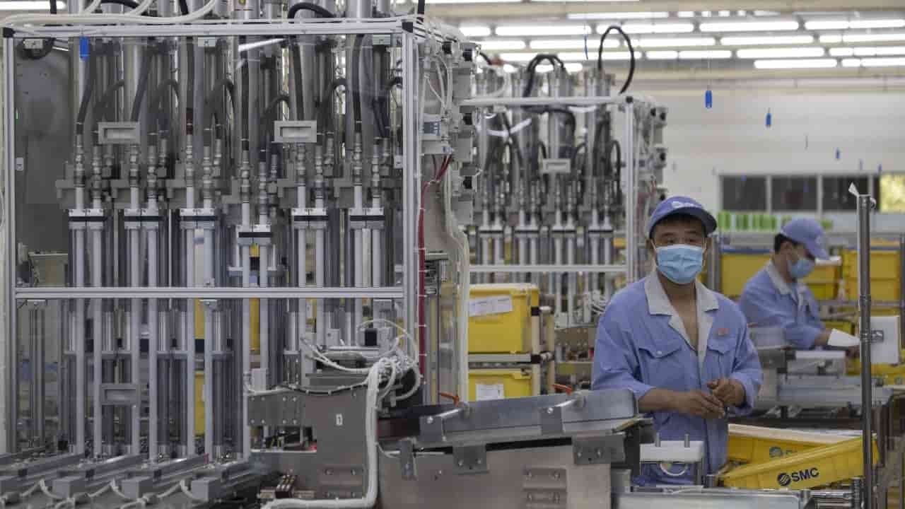 Japanese firms reduce China presence amid geopolitical tensions