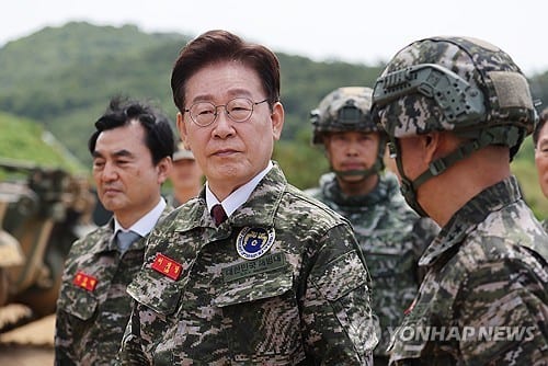 Lee vows to build peaceful Korean Peninsula free from war