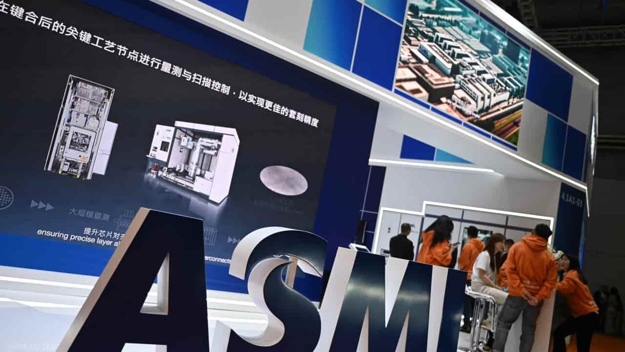 ASML develops hybrid bonding equipment, report says
