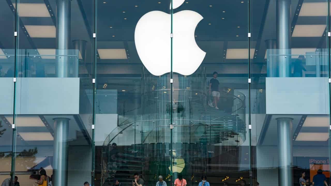 Hong Kong police receive 1,503 reports of suspicious iPhone charges worth HK$30m