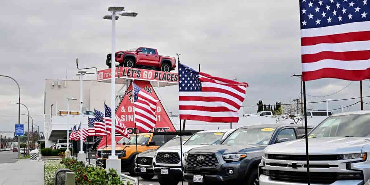 New-car prices near record high despite buyers seeking cheaper options