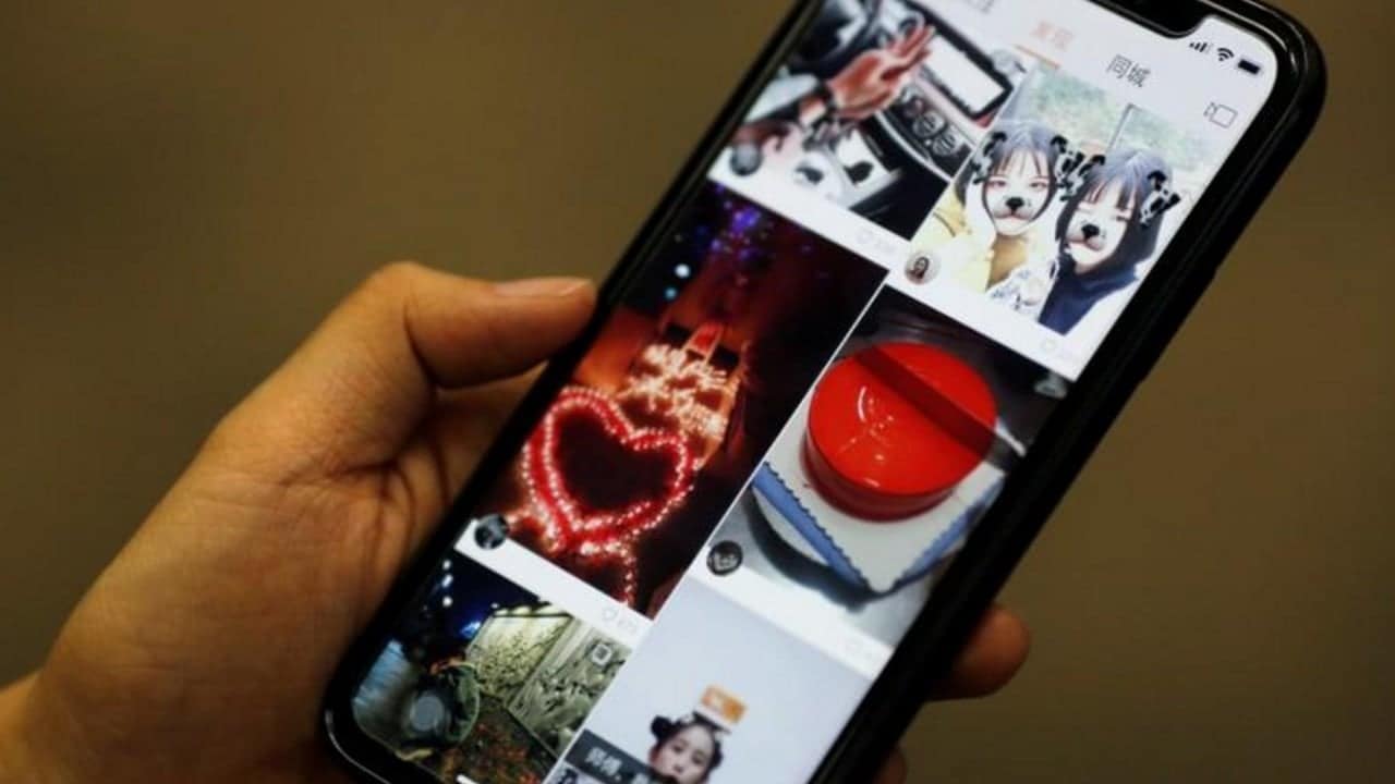 China targets AI deepfakes and clickbait on social media platforms