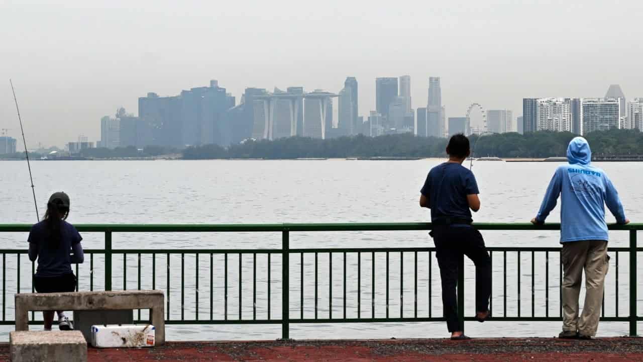 Singapore graduates accept lower pay amid tough job market