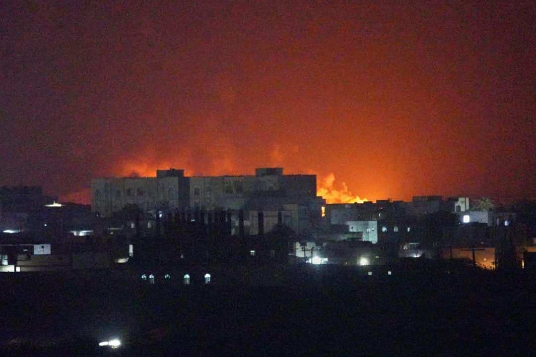 Houthi missile hits house near Yemen’s Taiz, army strikes kill three rebels