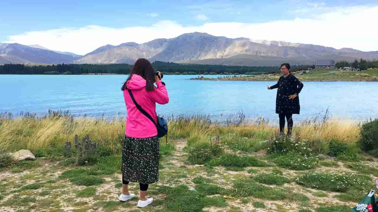 New Zealand sees surge in Chinese tourists after visa changes