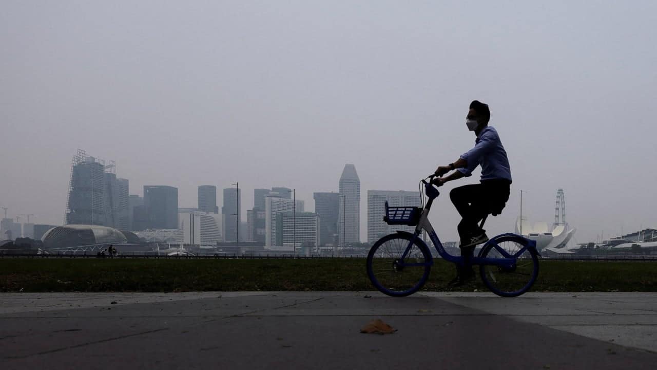 Singapore air quality unhealthy due to Indonesian wildfires