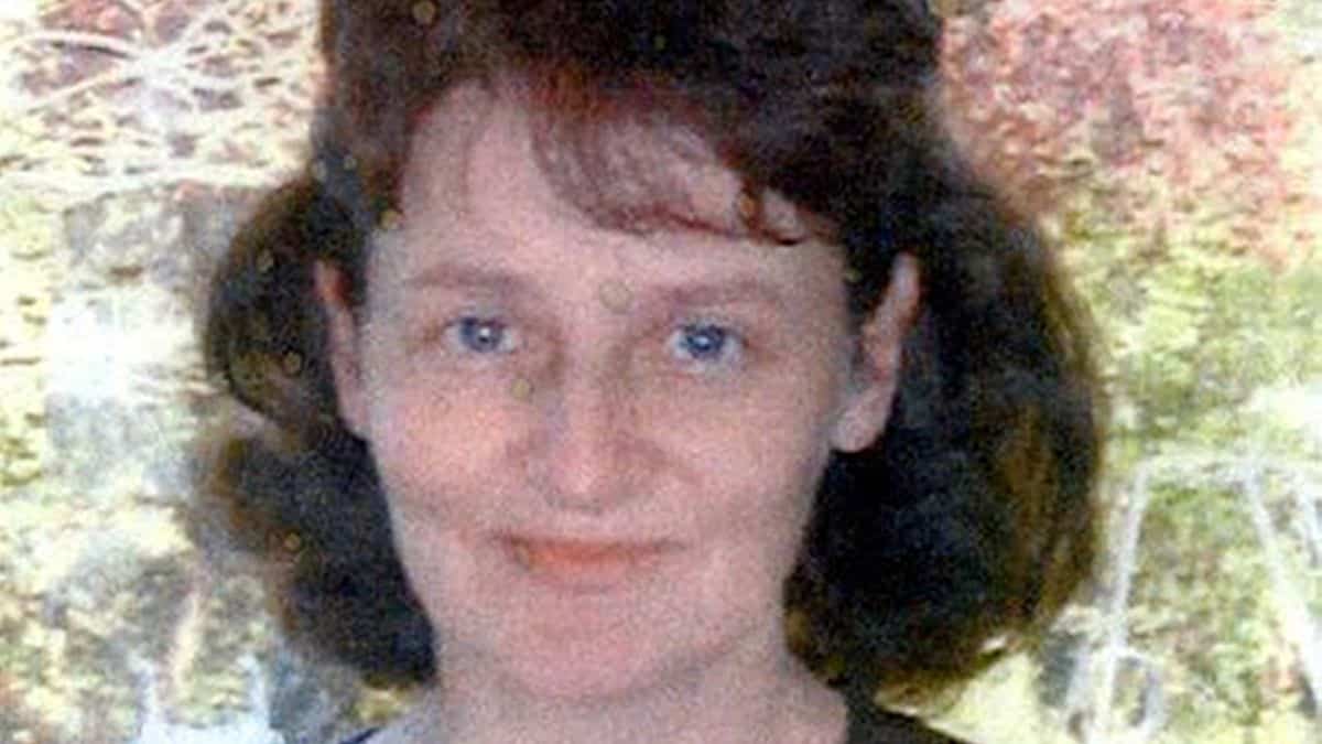 Family say murderer who won't reveal location of wife's body should stay in jail