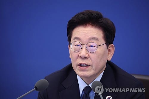 Lee vows to prioritize livelihoods ahead of 500th day in office