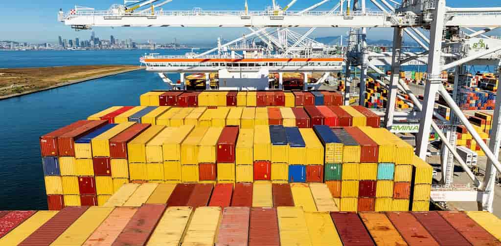 Trump Pursues New Tariff Strategy After Court Losses