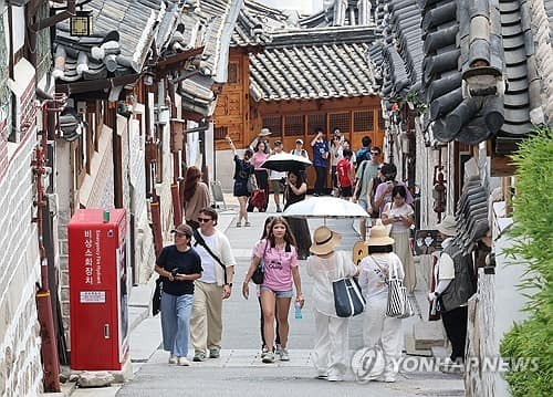 S. Korea's tourism balance swings to deficit in July