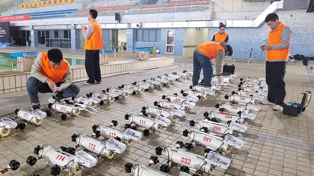 Chinese team sets world record with 116 underwater drones
