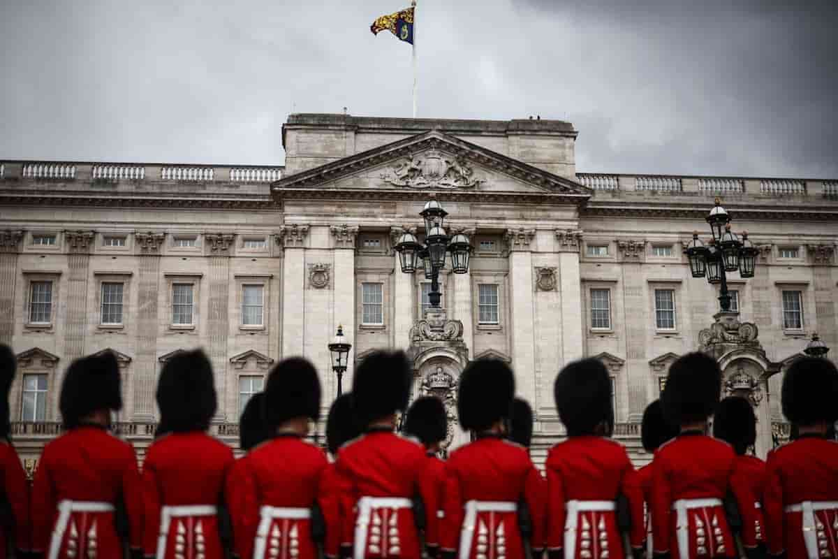 MPs urge UK defense minister to replace bearskin caps with faux fur