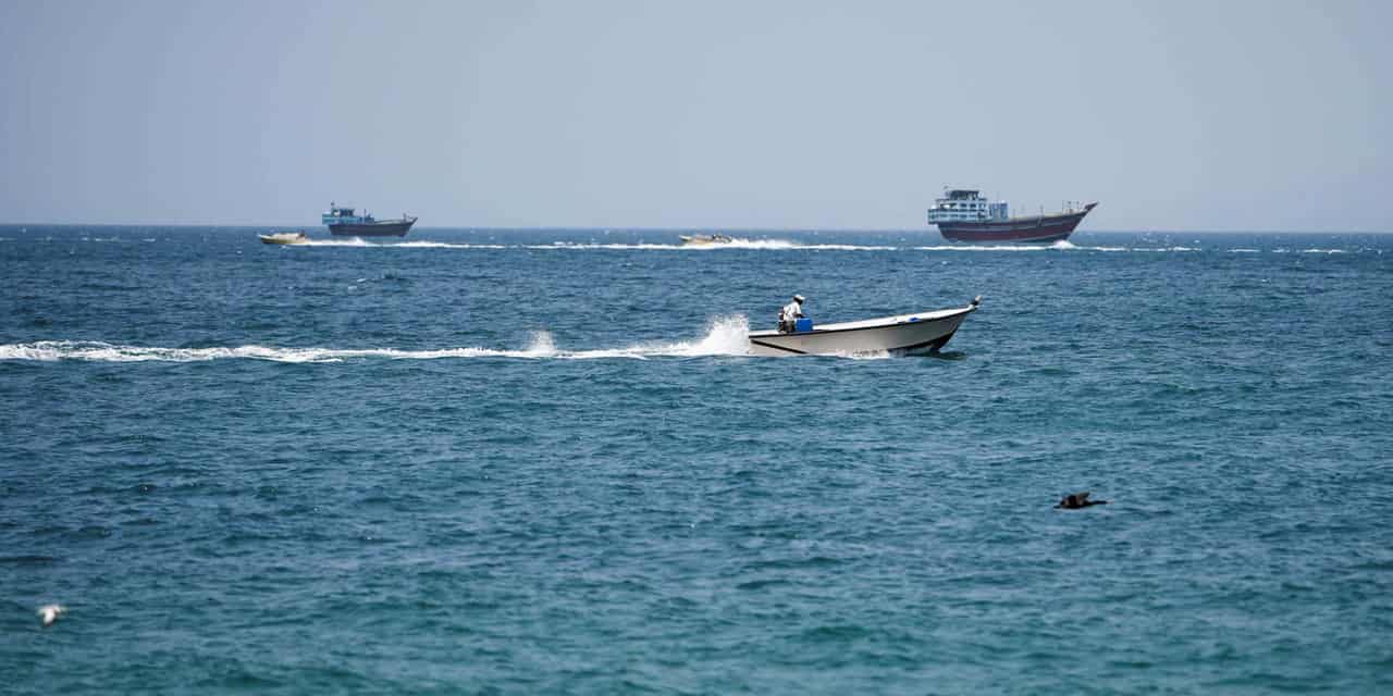US Pauses Iran Strikes for Second Night Amid Diplomatic Push