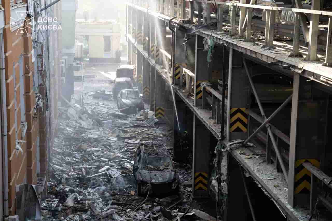 Russian drone attacks on Kyiv kill 2, injure 43; Mi-8 helicopter violates Polish airspace